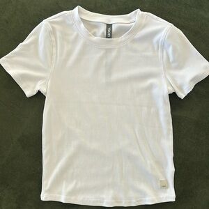 Vuori Pose Fitted Tee Women’s size Small